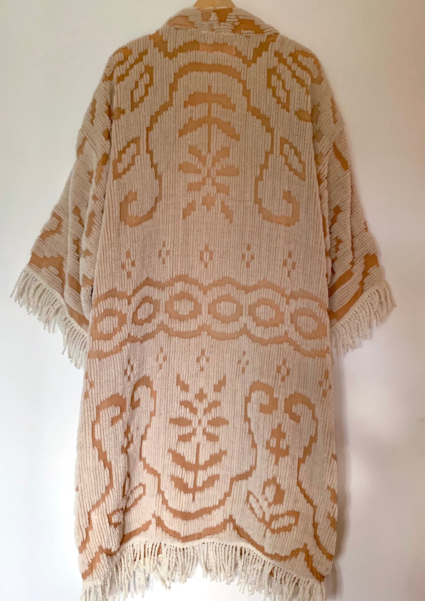 TUFTED TAN FRINGY DUSTER (O/S)