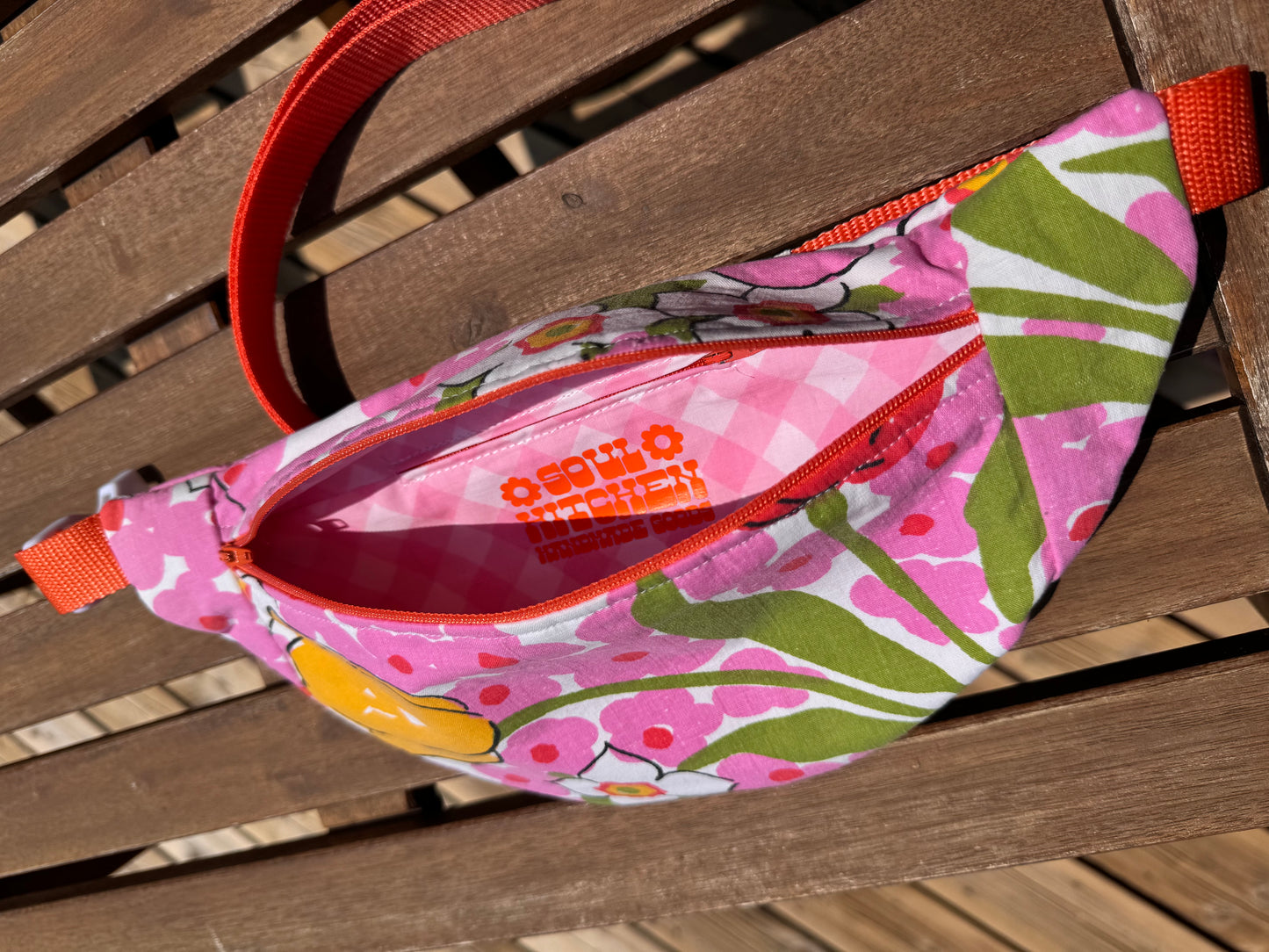 PINK TULIP FANNY PACK