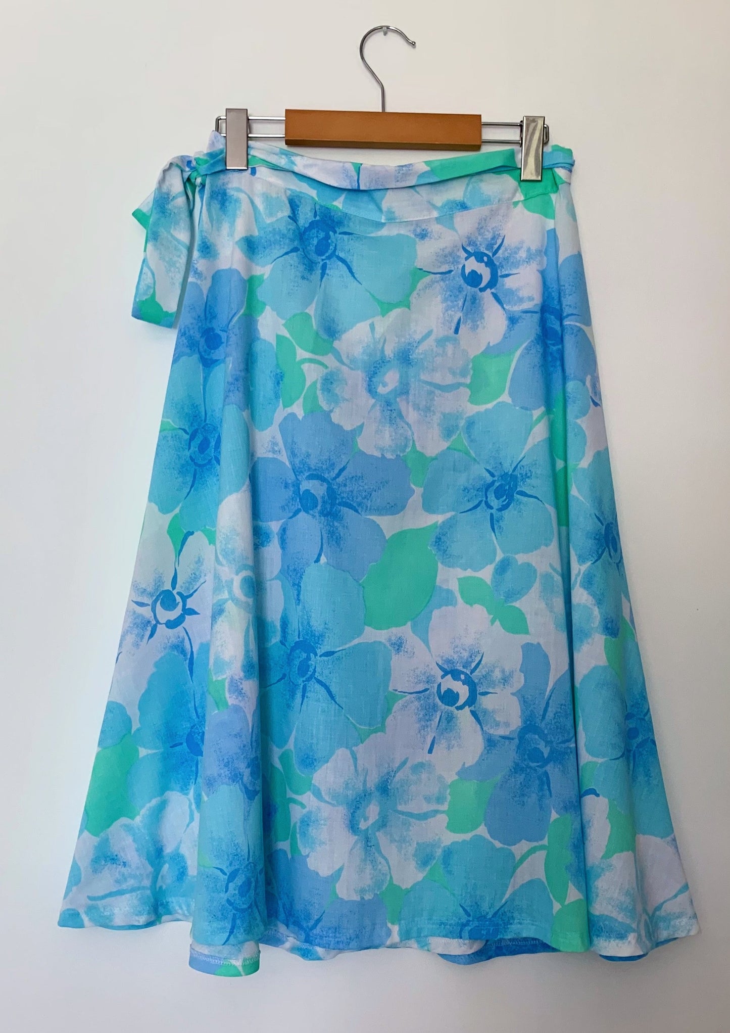 BLUE FLORAL BREEZE 2 PIECE SKIRT & TOP SET (M)