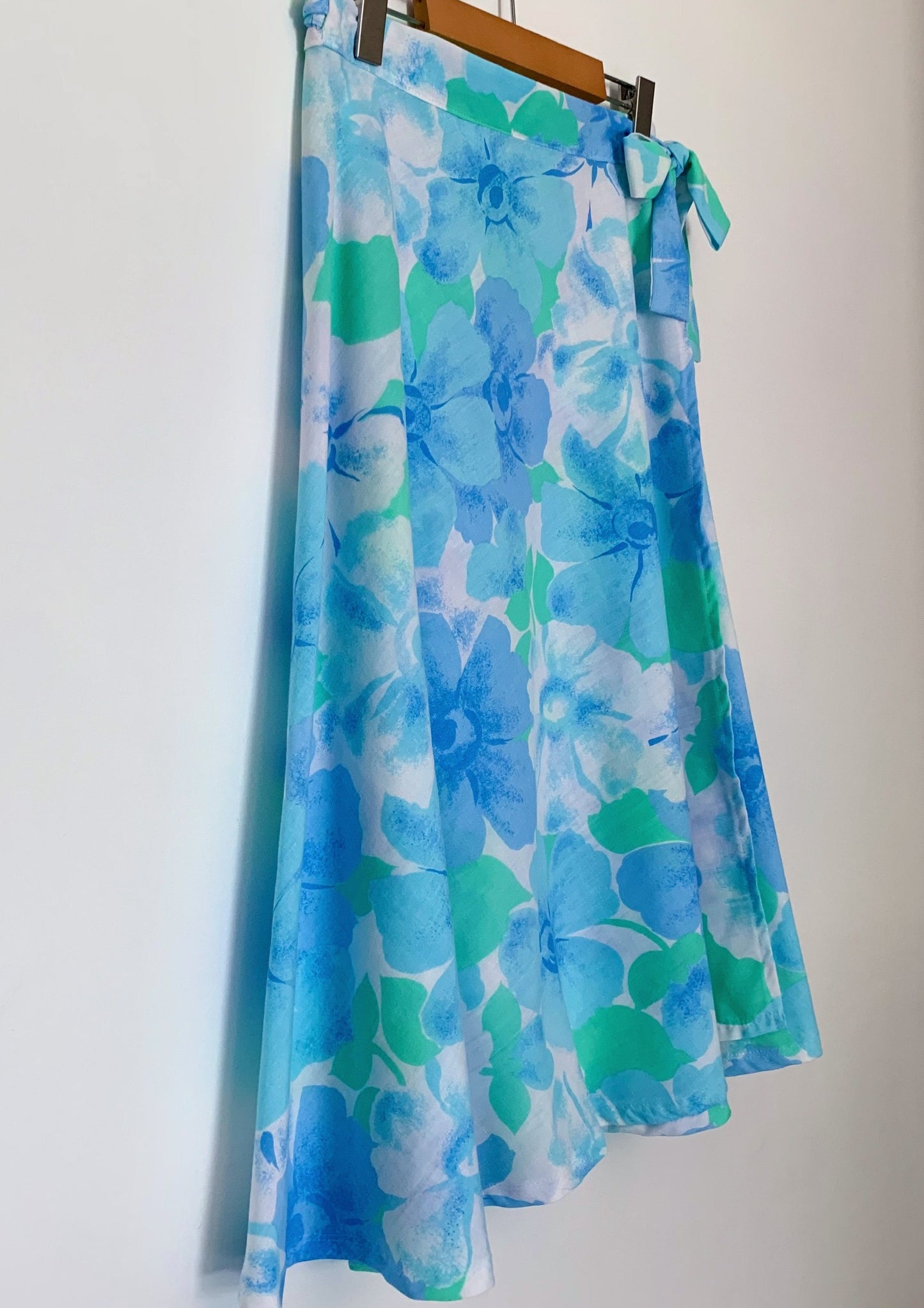 BLUE FLORAL BREEZE 2 PIECE SKIRT & TOP SET (M)