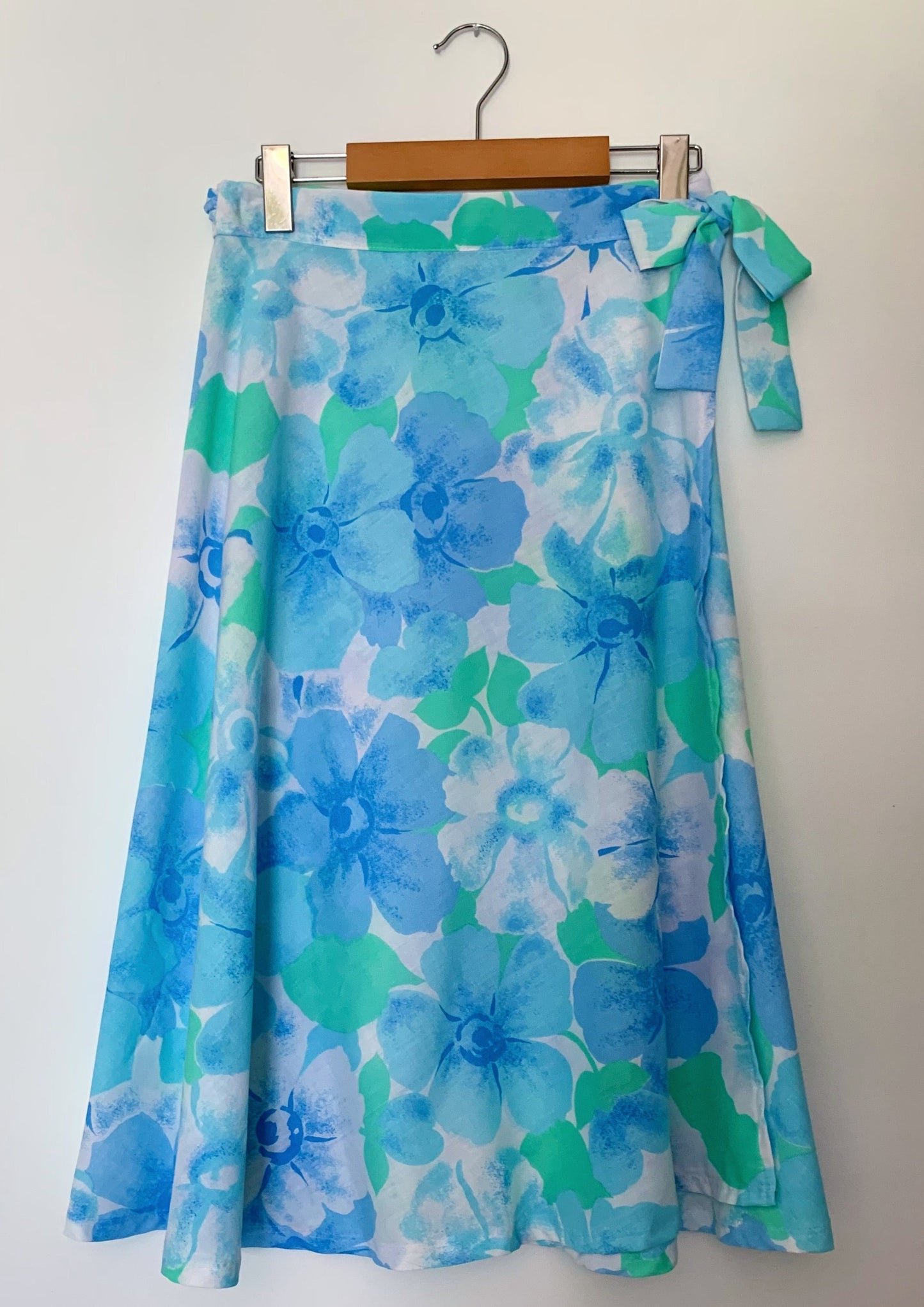 BLUE FLORAL BREEZE 2 PIECE SKIRT & TOP SET (M)