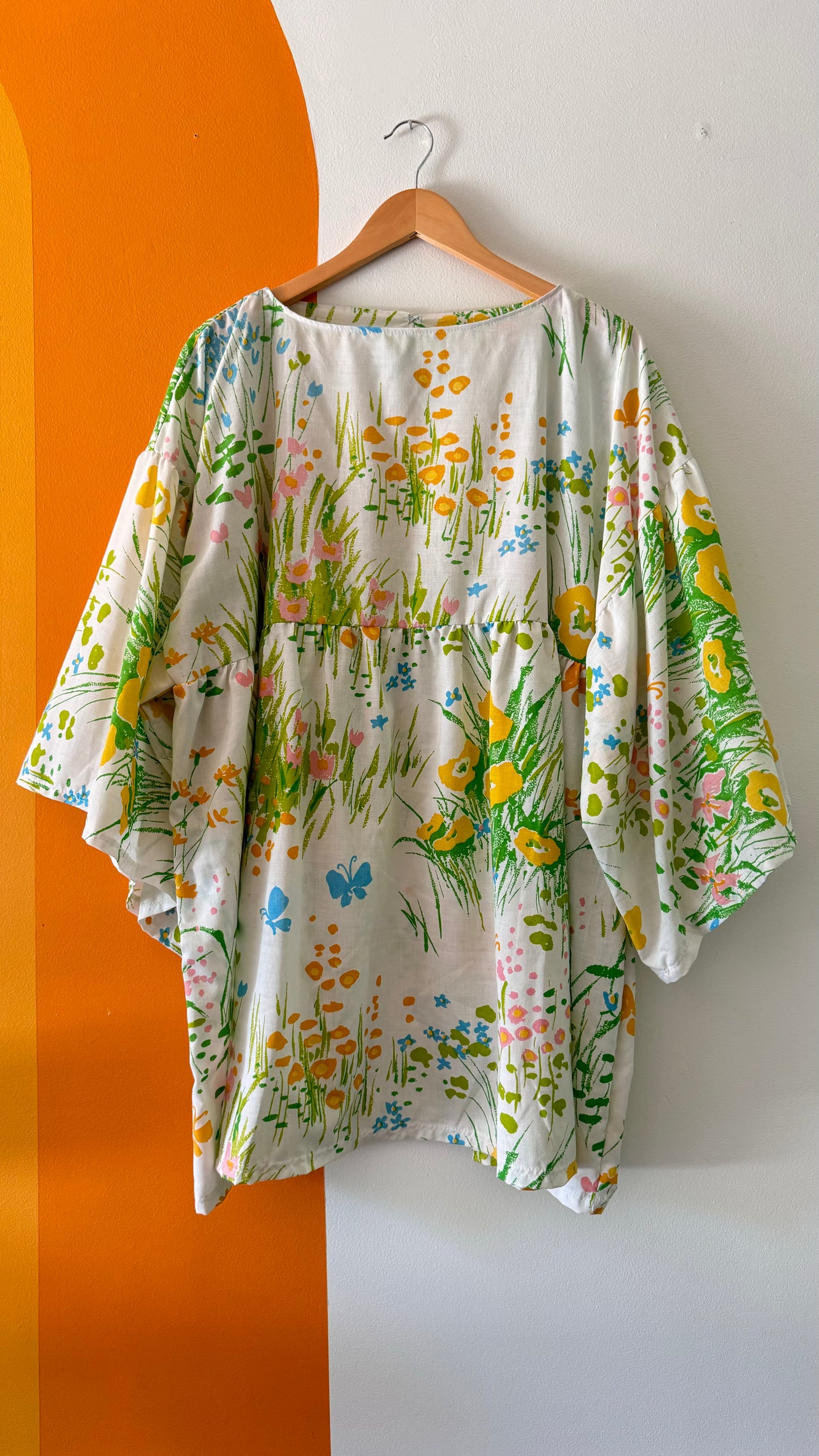 BUTTERFLY MEADOW FLOWY SLEEVE DRESS (M/L)