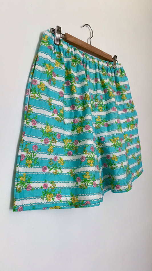 BLUE FLORAL STRIPE SHORTS (L)