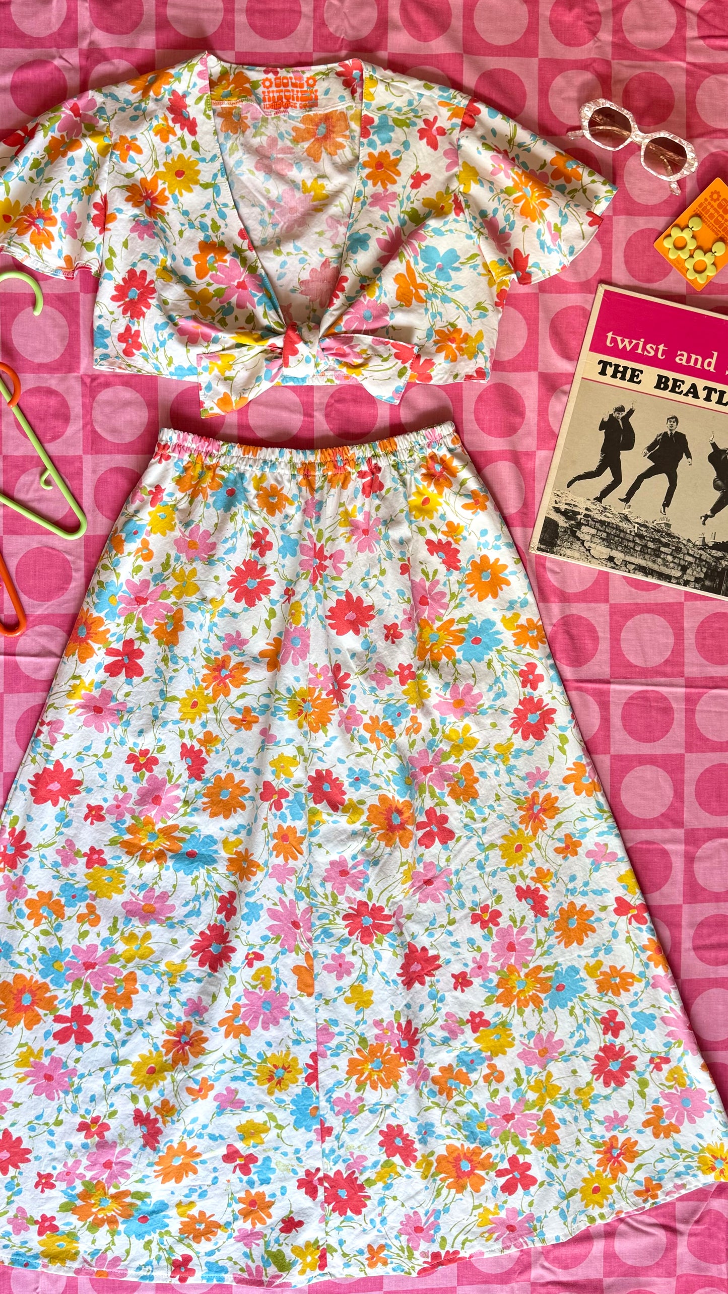 MULTI COLOUR FLORAL 2 PIECE SKIRT & TOP SET (M)