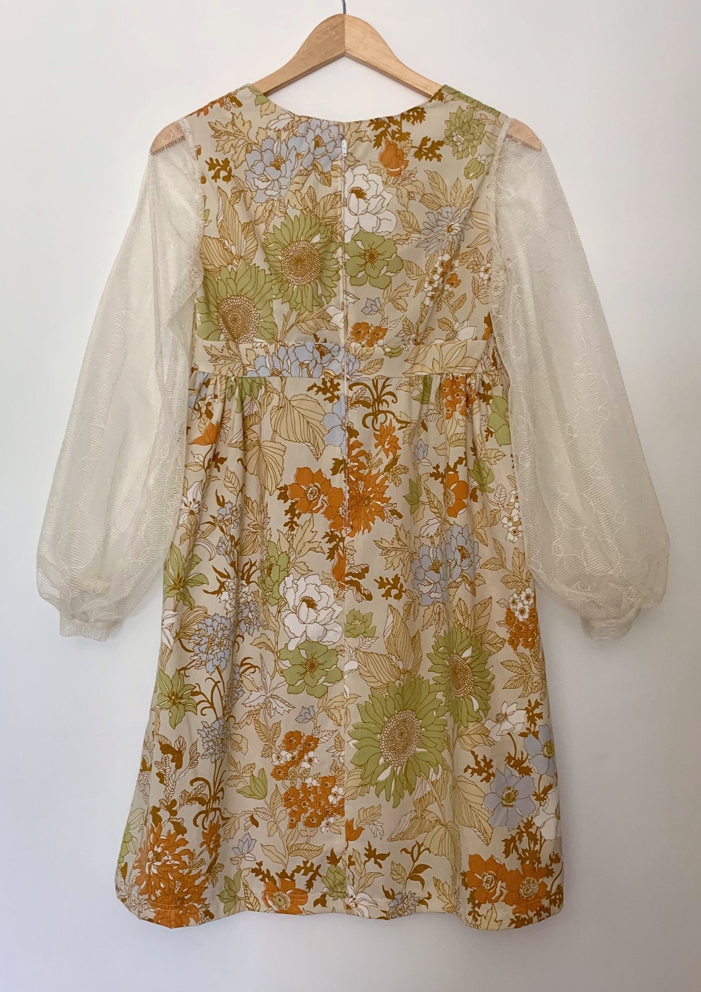 SOFT FLORAL GHOST SLEEVE DRESS (S)