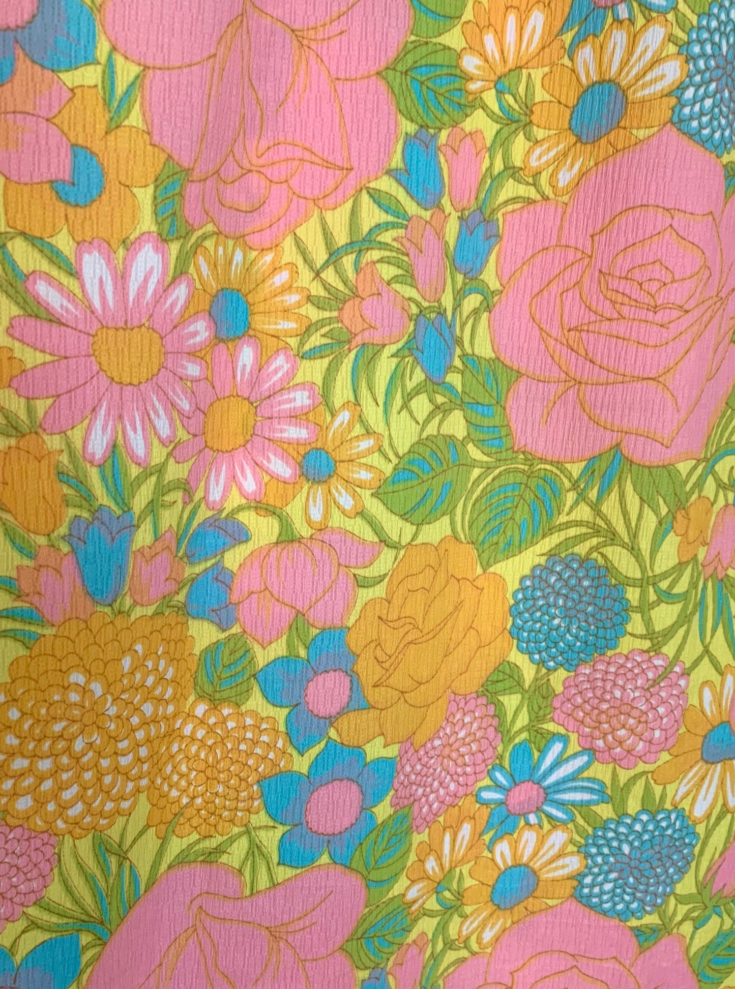 DRESS in 60s crepe floral mod (size MEDIUM)
