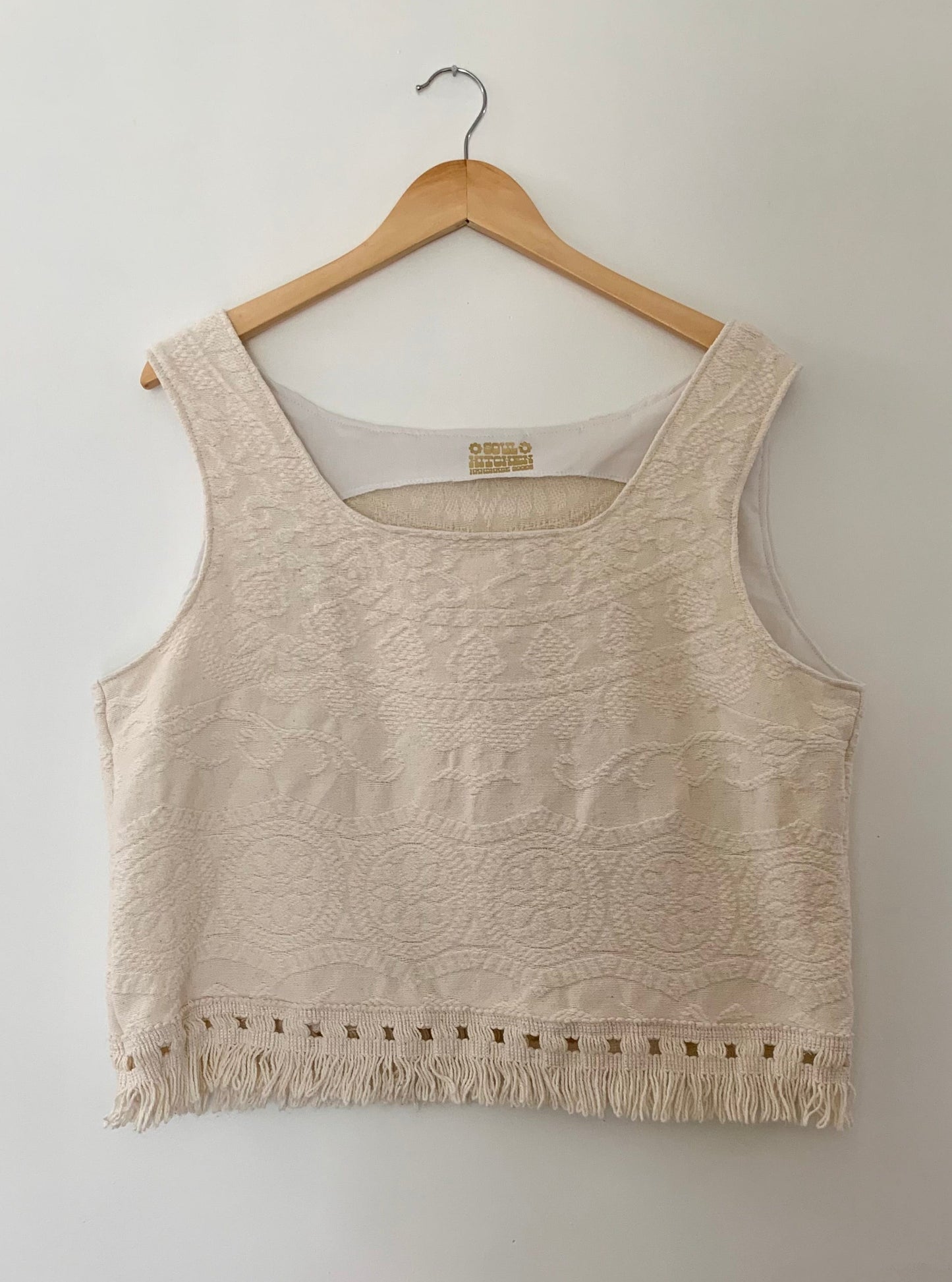 TOP crop tank in soft textured cream with fringe (size L-XL)