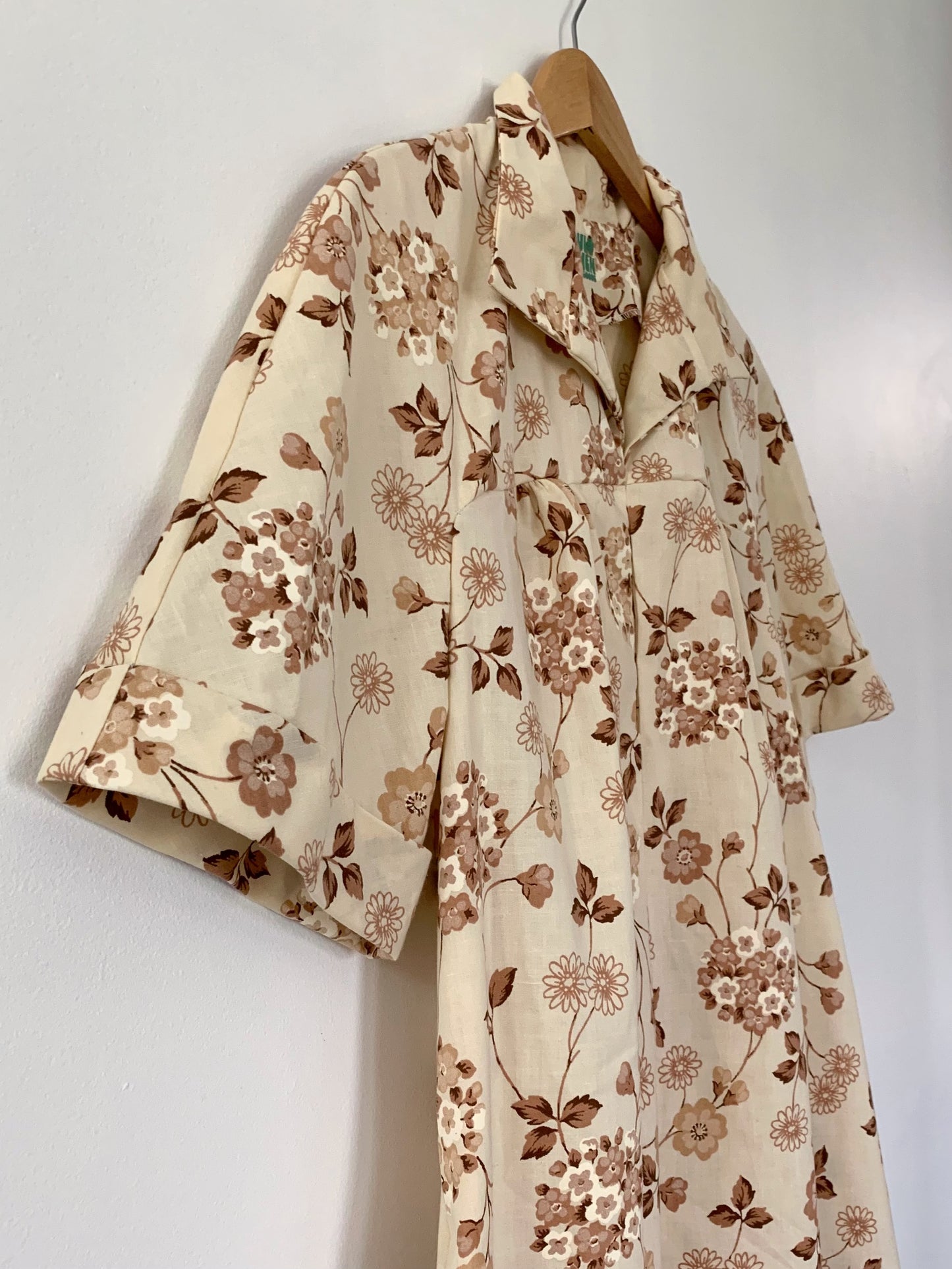 BROWN FLORAL HOUSEDRESS (L/XL)