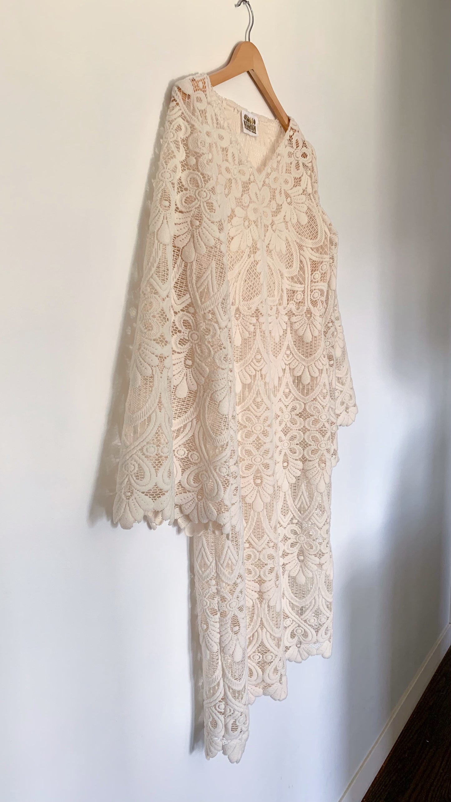 DRESS in tufted lace with bell sleeves INCLUDES SLIP FOR UNDERNEATH (size SMALL)