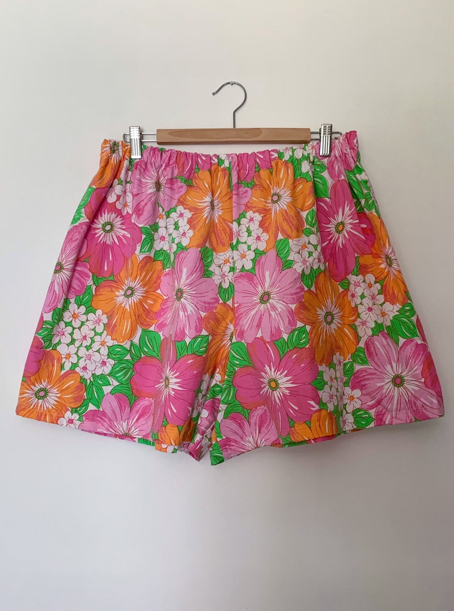 PINK ALOHA SHORTS (XL)