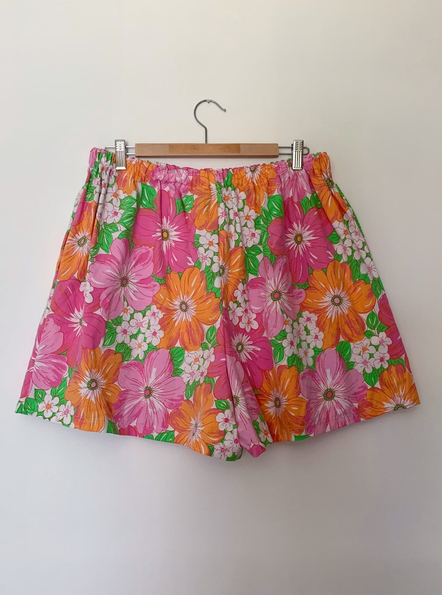 PINK ALOHA SHORTS (XL)