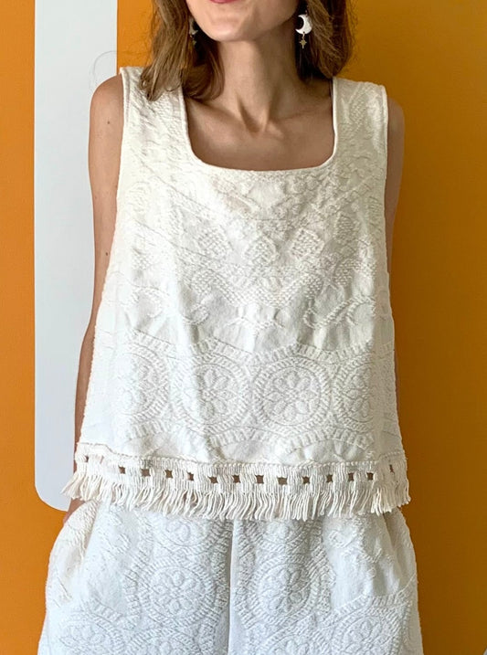 TOP crop tank in soft textured cream with fringe (size L-XL)