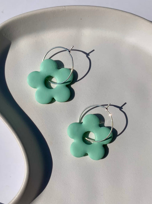 SINGLE BLOOM hoop in vintage turquoise