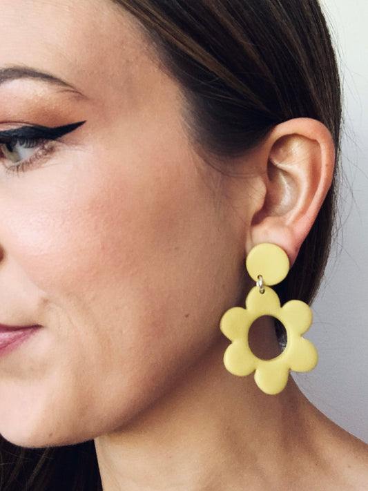 FLOWER POWER in chartreuse