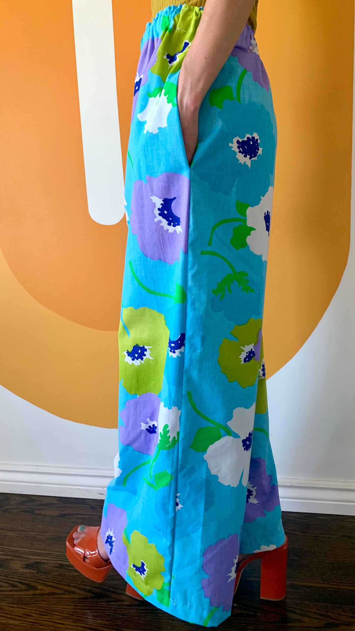 BOLD FLORAL PANTS (M)